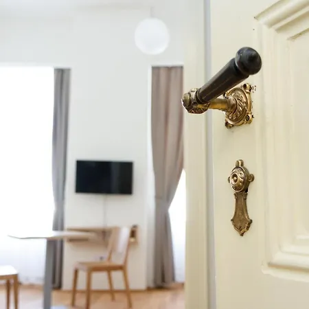 Aparthotel Domus Peregrini *