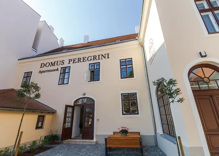 Appart hôtel Domus Peregrini 3*